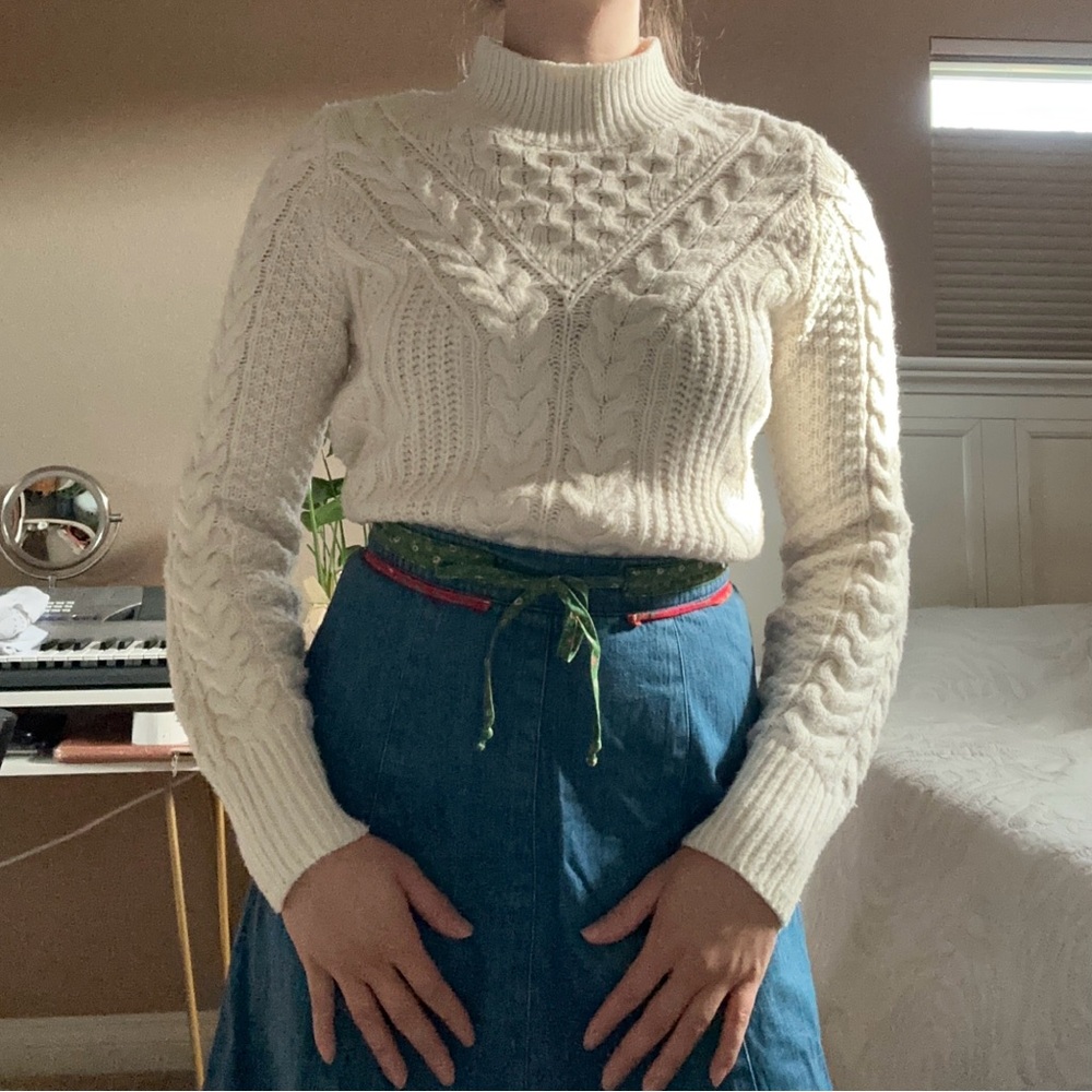 Abercrombie & Fitch Cream Cable Knit Sweater